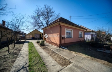 Eladó családi ház