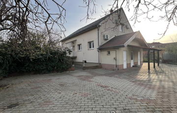 Eladó családi ház