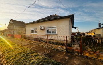 Eladó családi ház