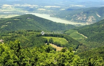 Eladó telek/földterület