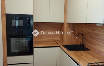 Eladó lakás