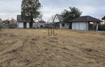 Eladó telek/földterület