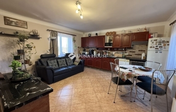 Eladó családi ház