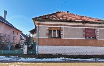 Eladó családi ház