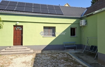 Eladó családi ház