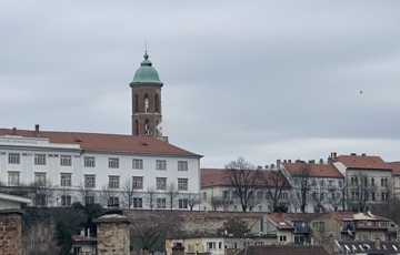 Eladó lakás