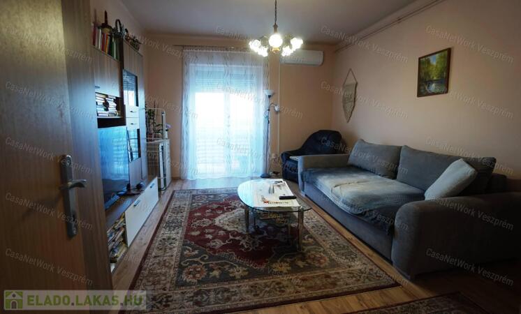 Felújított téglalakás Várpalotán                                 