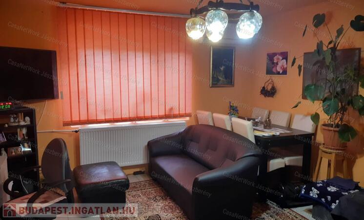 Jászszentandráson 910 nm-es telken, 68 nm-es, felújított tanya eladó!                                 