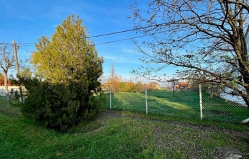 Eladó telek/földterület