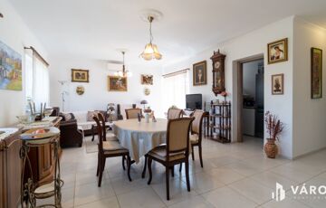 Eladó családi ház