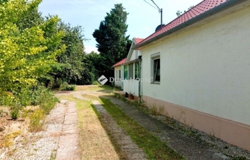 Eladó családi ház