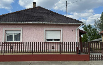 Eladó családi ház