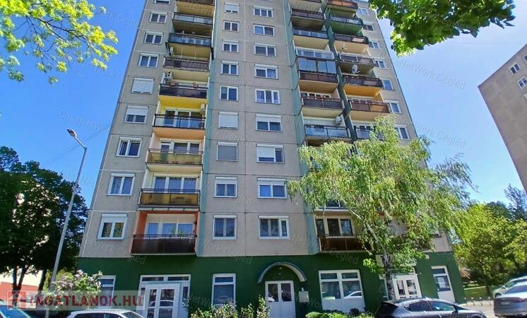 ELADÓ 1. emeleti Ceglédi 57 m2 Panellakás.