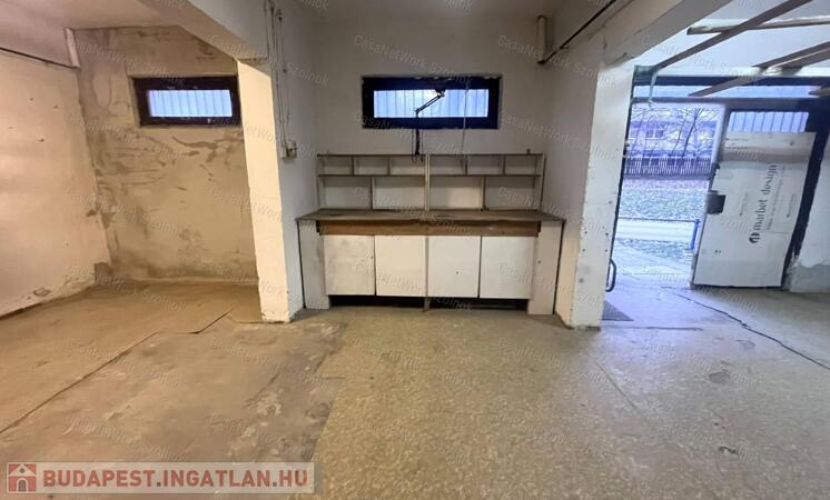 Kiadó üzlethelyiség/műhely/raktár Szolnokon, a Széchenyi lakótelepen                                 