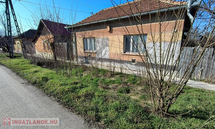 Eladó családi ház Törökszentmiklóson a G-Faluban!