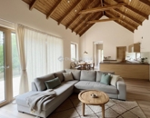 Eladó családi ház Vonyarcvashegy 195 000 000 Ft