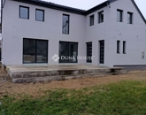 Eladó családi ház Tápiószentmárton 81 990 000 Ft