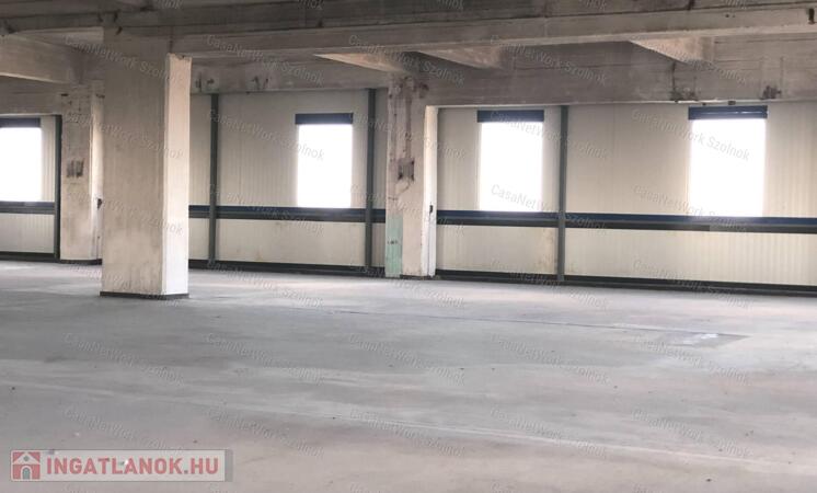 Kiadó raktár Szolnokon!