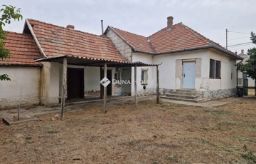 Eladó családi ház