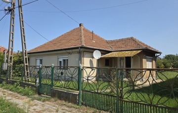 Eladó családi ház