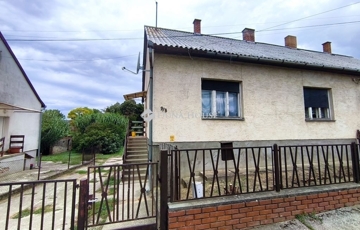 Eladó családi ház