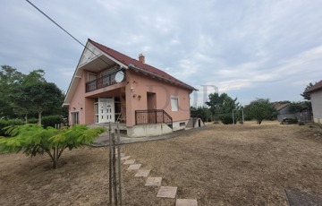 Eladó családi ház