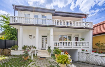 Eladó családi ház