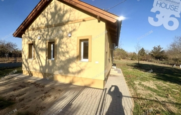 Eladó családi ház