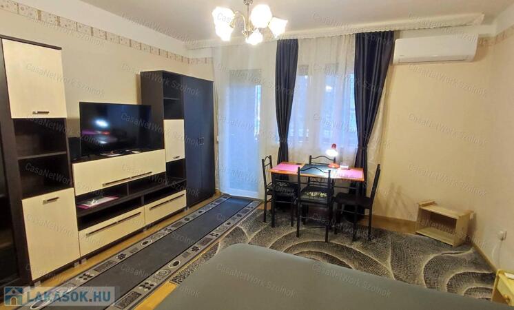 Kiadó garzon lakás Szolnokon, a Sarló utcában                                 