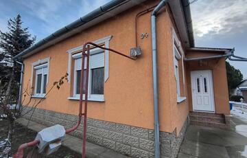 Eladó családi ház