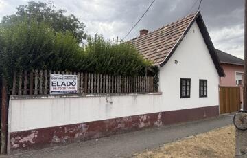 Eladó családi ház