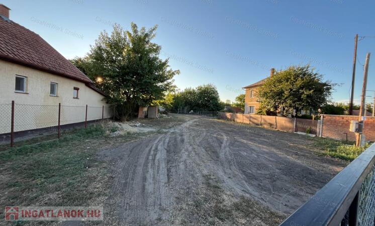 Abonyban eladó építési telek!