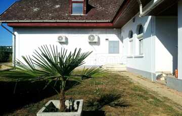 Eladó családi ház