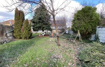 Eladó telek/földterület