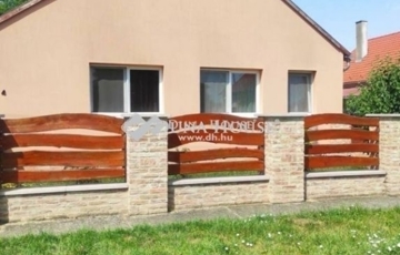 Eladó családi ház