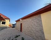 Eladó családi ház Törtel 49 900 000 Ft